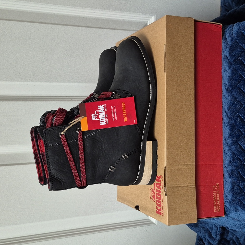 Kodiak Canora Plaid Waterproof Leather Women's Boots Size 8.5, New With Tags